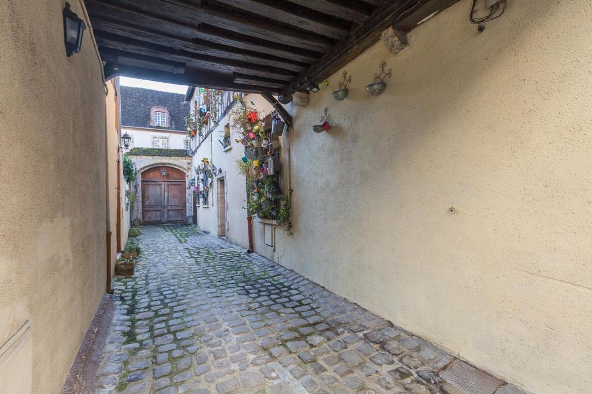 Le Gîte de Lancelot avec balnéo City Center Sens Extérieur photo